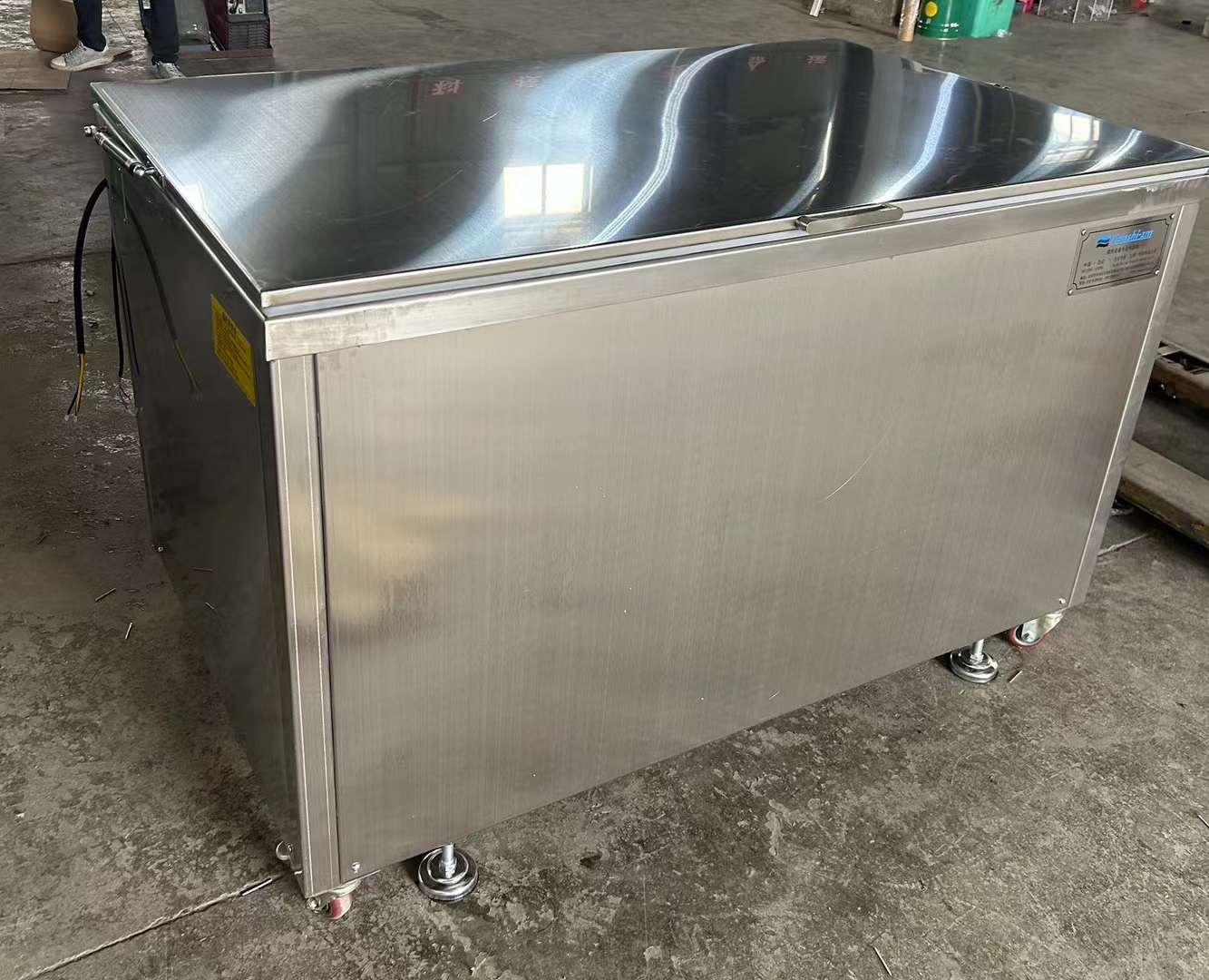 超声波清洗机应用优点(图2) ef21aa3df544ae604e3b79713affc155.jpg