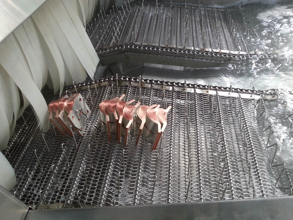 网带式高压喷淋清洗烘干机(图2)